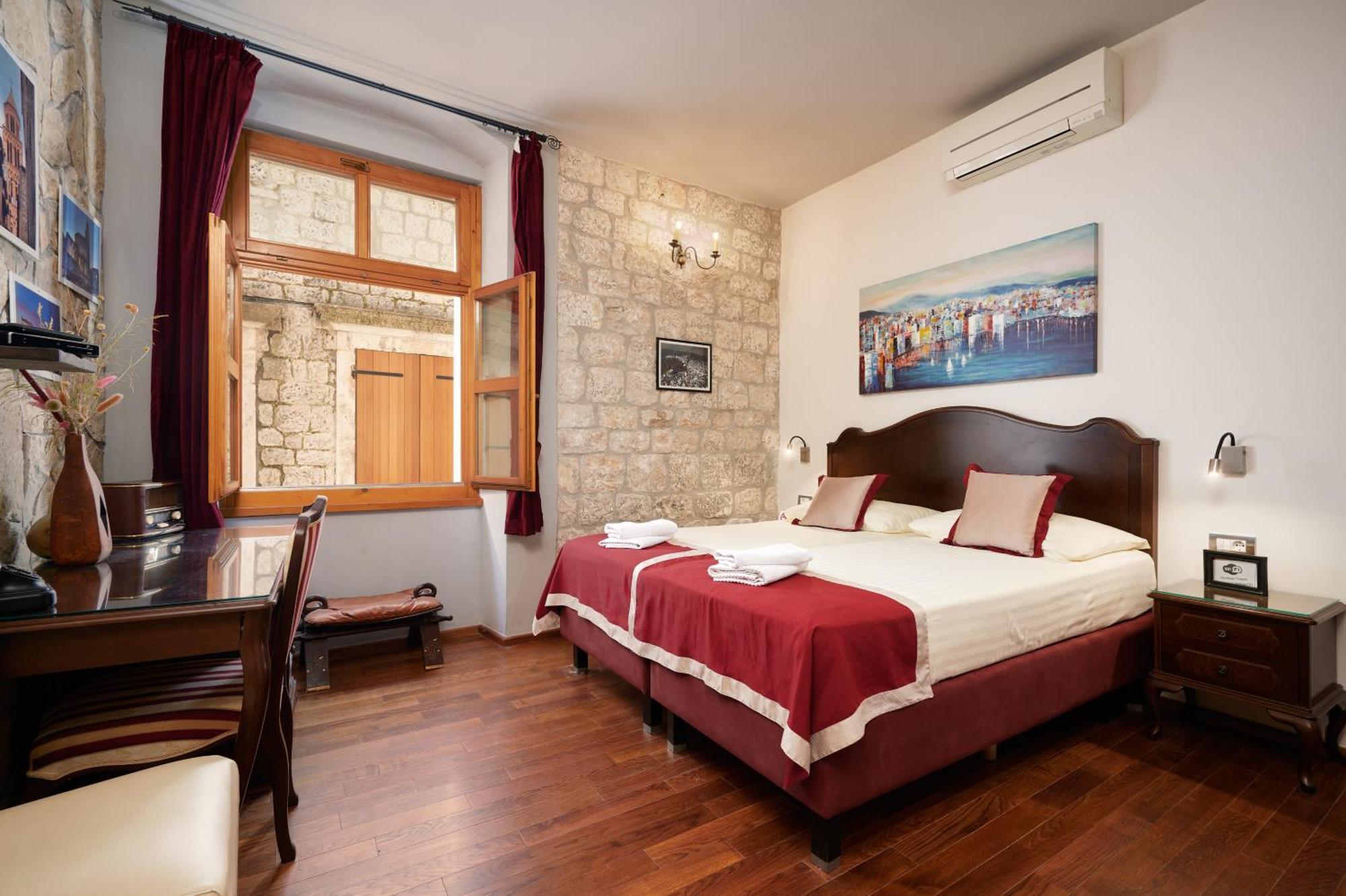 Heritage Hotel Tragos Trogir Luaran gambar